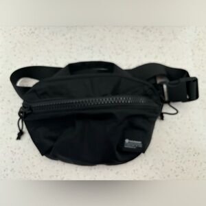 Brand new! Lulu lemon Fanny pack black